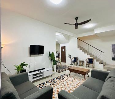 Puchong House | Embun Homestay Puchong SemiD 1-10Pax 6-7CarPark