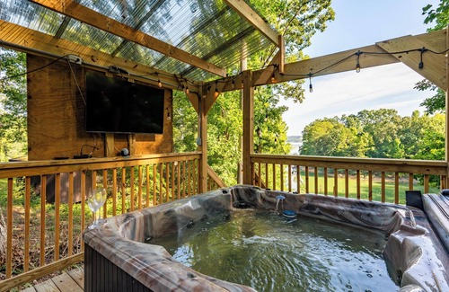 Dandridge Cabin | Emerald Cove