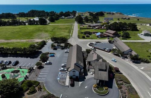 Fort Bragg Hotel | Emerald Dolphin Inn & Mini Golf