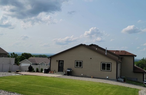 Billings House | Emerald Hills Views