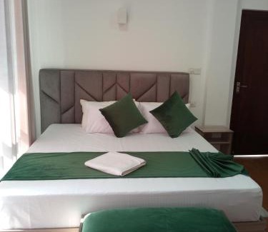Tennekumbura Hotel | Emerald Mountain Resort