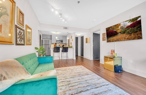 Cumberland Apartment | Emerald Suite near Truist Park/Free Parking