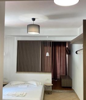 Vryses House | Emerald Suites
