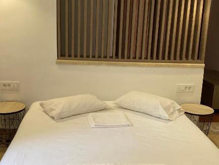 Vryses House | Emerald Suites