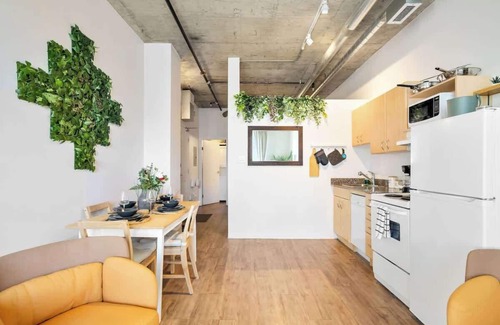 Downtown Edmonton Condo | Eminence Sleek Studio City View