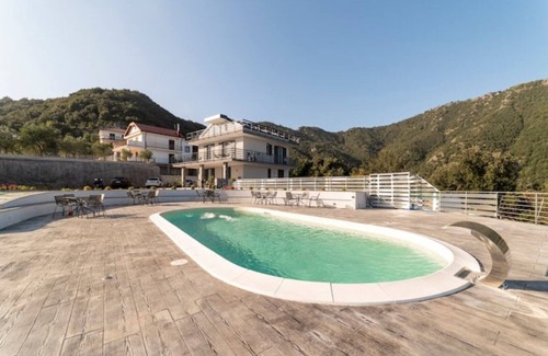 Salerno Apartment | Emma Apartment with Pool - Sea View