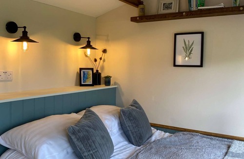Llanfarian Cabin | En-suite Shepherds Huts