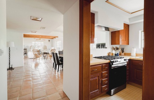 Pinnacle Peak House | Encanto Saguaro by LuxeKey | Chic Adobe Home on Private Land