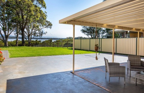 Culburra Beach House | Enchante` - Pet Friendly - Absolute Waterfront - Fireplace