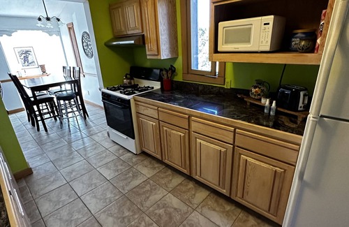 Questa House | enchanted 2 bed 2 bath 20 minutes from ski area