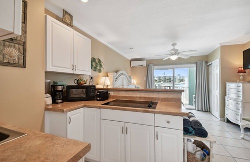 Bay Esplanade Apartment | Enchanted Inn/7 Private King Suites/Waterfront