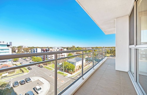Liverpool Apartment | Enchanting 2-bedroom apartment with AC in lively Liverpool