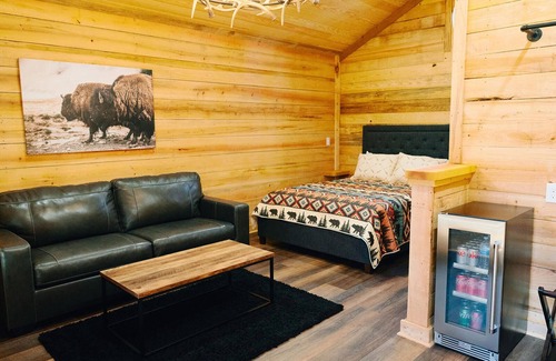 Franklinton Cabin | Enchanting Cabin Treehouse Retreat with Fire Pit - Perfect Getaway!