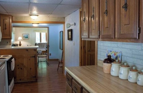 Canadohta Lake Cottage | Enchanting cottage at Canadohta Lake