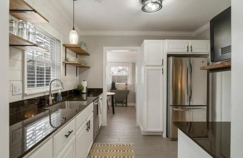 Cherry Street House | Enchanting Home at TU & Cherry Street