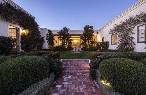 Hedgerow House | Enchanting Montecito estate with a sparkling swimming pool!