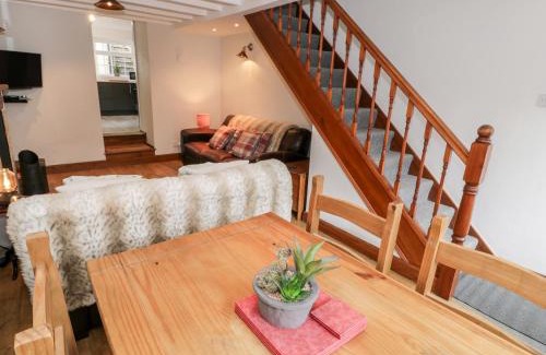 Beddgelert House | Encil