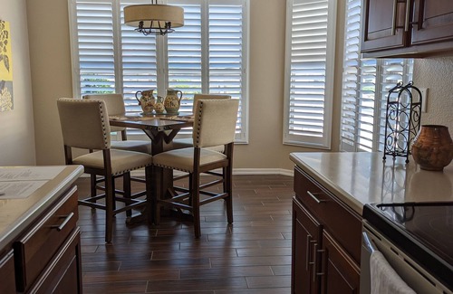 Springfield Lakes House | End of Summer Special.