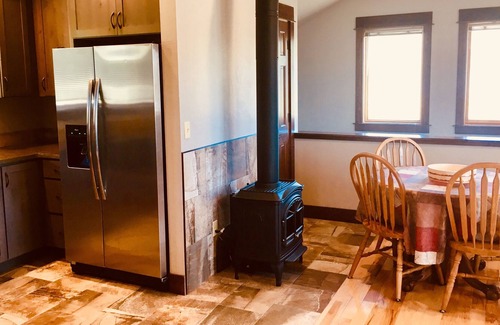 Glen Apartment | End of the road privacy at this Montana Ranch retreat.