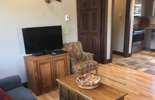 Glen Apartment | End of the road privacy at this Montana Ranch retreat.