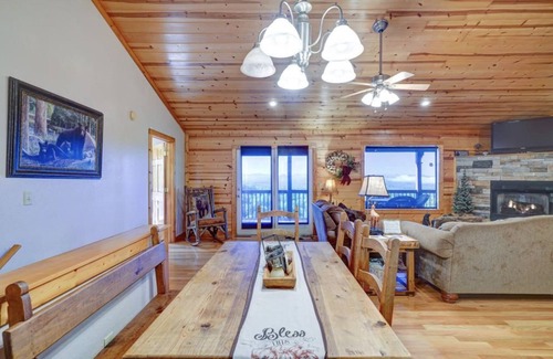 Murphy Cabin | Endless View Mountain Cabin with Hot Tub & 180° Long Range Views