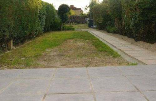 Enfield Highway House | Enfield EN3, 5 Bed Full House, off Street Parking, massive Garden, large kitchen