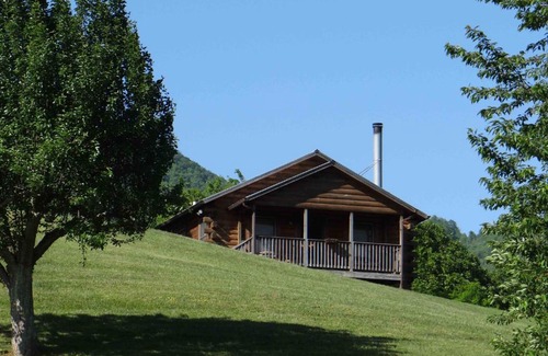 Candler Bed & Breakfast | Engadine Inn and Cabins