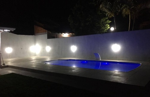 Ingleses do Rio Vermelho House | English house with pool 700m from the beach