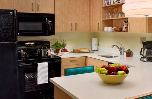 Dublin House | Enjoy a Comfortable & Convenience Stay! Free Parking, Pets are welcome!
