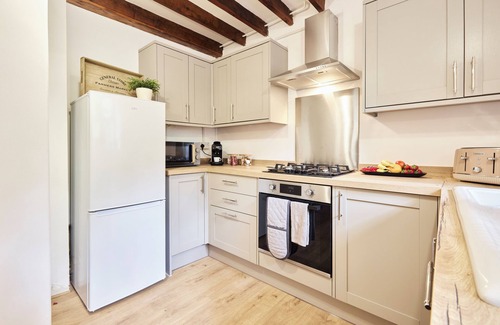 Oakworth House | Enjoy a comfortable stay at The Old Shuttleworks. A stylish, modern, home from home by Above Rubies in Oakworth, West Yorkshire. Famous for The Railway Children! Near Haworth and Brontë country!