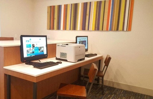 Fremont House | Enjoy a convenient room location in Central Fremont!