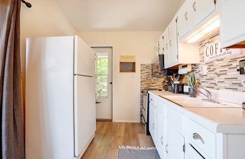 Sunrise Beach House | Enjoy A Great View at The Hideout!