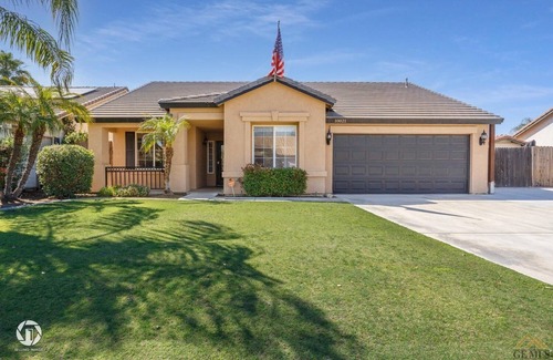 Greenacres House | Enjoy a Mini Oasis w/Pool Waterfall 4bd/2ba Home!