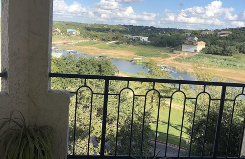 Highland Lake Estates Condo | Enjoy a sunkissed Retreat