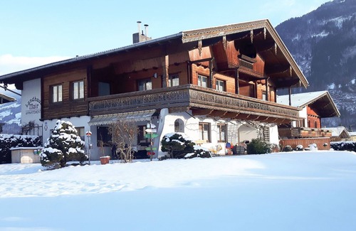 Uderns Apartment | Enjoy a whole floor of freedom with a great view of the Tyrolean mountains