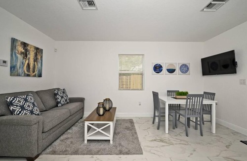 Poinsettia Heights Apartment | Enjoy and relax around Fort Lauderdale area!