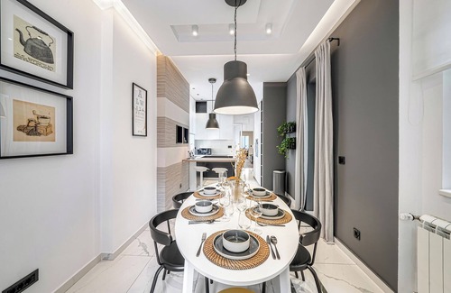 Vracar Apartment | Enjoy B-52 CrownnTwo-bedroom luxury apartment in the city center of Belgrade