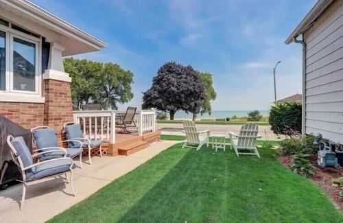 Racine House | Enjoy Beachfront Living With family!