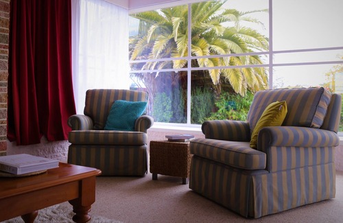 Oamaru House | Enjoy big views from this lovely home overlooking Oamaru.