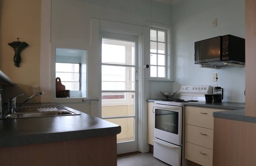 Oamaru House | Enjoy big views from this lovely home overlooking Oamaru.