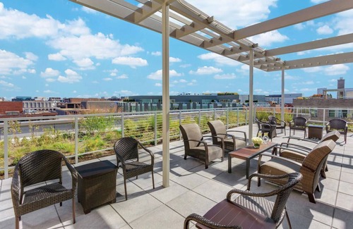 West End House | Enjoy Breathtaking City View from Our Seasonal Rooftop Pool | Idea for Families