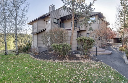 Century West Condo | Enjoy Deschutes River Views from Beautiful 2-Bedroom Mt. Bachelor Village Condo!