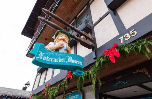 Leavenworth Hotel | Enjoy easy walking access to all Leavenworth has to offer after a relaxing night in our room with two queen beds.