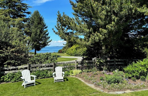 Bow House | Enjoy Fall Festivities and Nature with Samish Bay Views & Private Gardens.