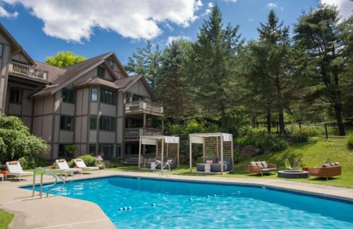 Stowe Area Hotel | Enjoy Nature & Town | Stay in Style at Field Guide Lodge, Close to Everything