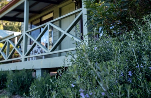 Kangaroo Valley Cabin | Enjoy outstanding views from this one bedroom cabin