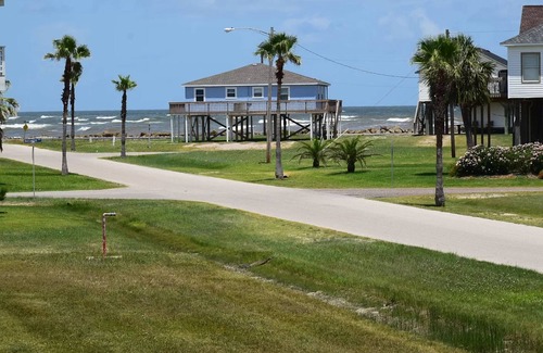 San Luis House | Enjoy panoramic views from the spacious wrap around deck!