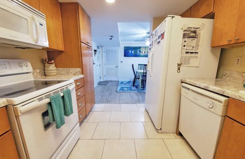 Pensacola Beach Condo | Enjoy Sunsets at Fully Equipped 2BR Condo at the Beach