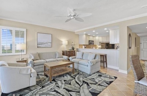 Park Shore Condo | Enjoy sweeping Gulf views in this 12th floor condo - CL1203
