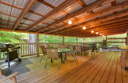 Maggie Valley Cabin | Enjoy the Creek! Spa! Family Oriented, Separate Cabin Available!